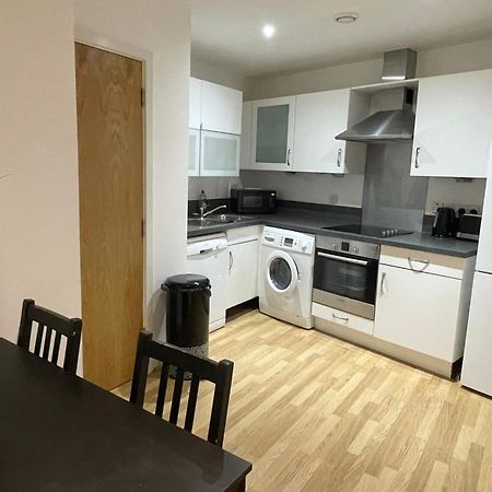 Entire Town Centre 2 Bedroom Apartment Very Close To Beach Bournemouth Exteriör bild
