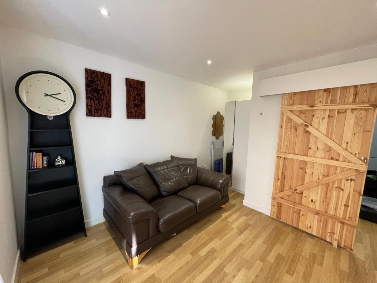 Entire Town Centre 2 Bedroom Apartment Very Close To Beach Bournemouth Exteriör bild